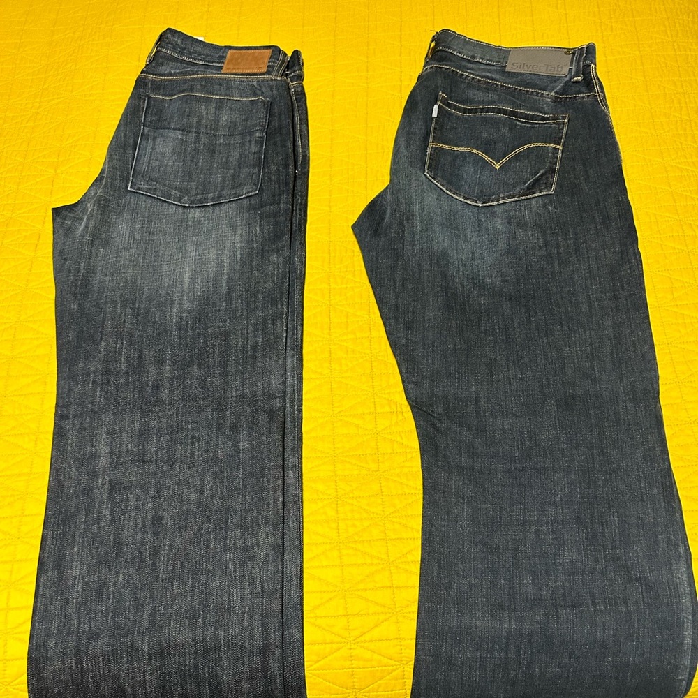 2 pairs of men’s jeans